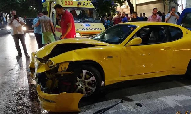 Η κυρία με την κίτρινη Maserati που τα «έσπασε» όλα στη Θεσσαλονίκη (εικόνες)